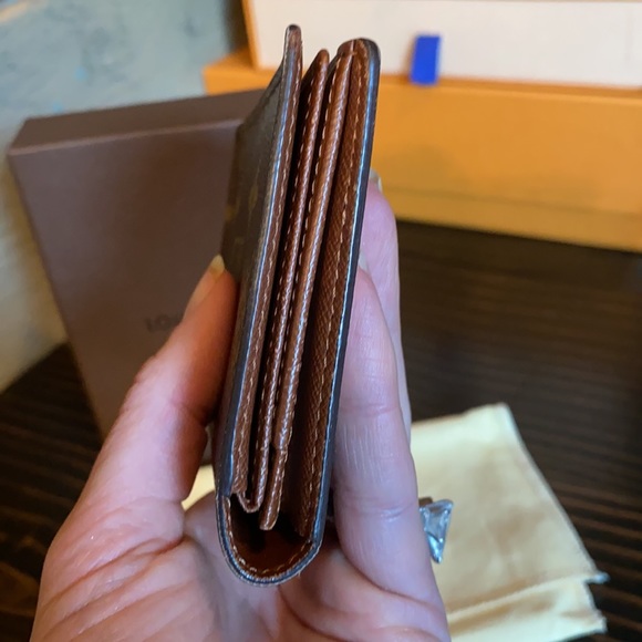 Louis Vuitton Wallet - Picture 4 of 17